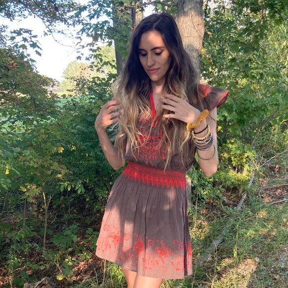Free People Dresses & Skirts - Free People Taupe & Red Embroidered hippie dress